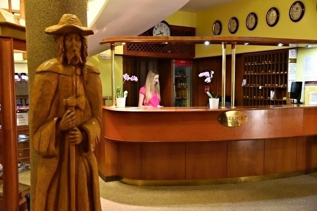 Hotel Prosper Челадна Экстерьер фото