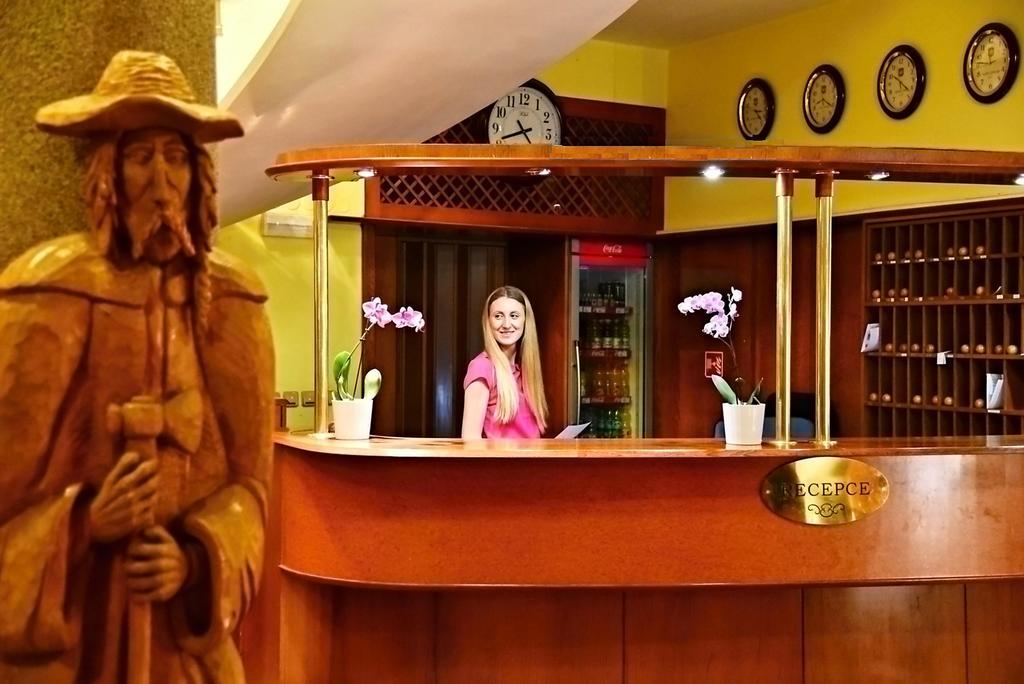Hotel Prosper Челадна Экстерьер фото