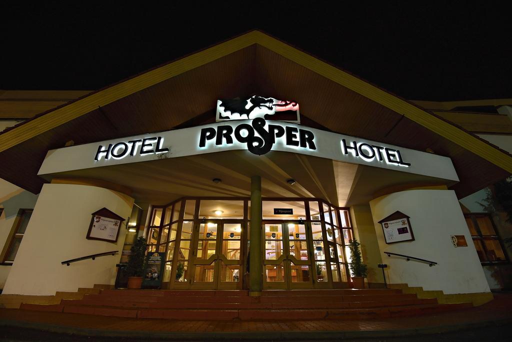Hotel Prosper Челадна Экстерьер фото