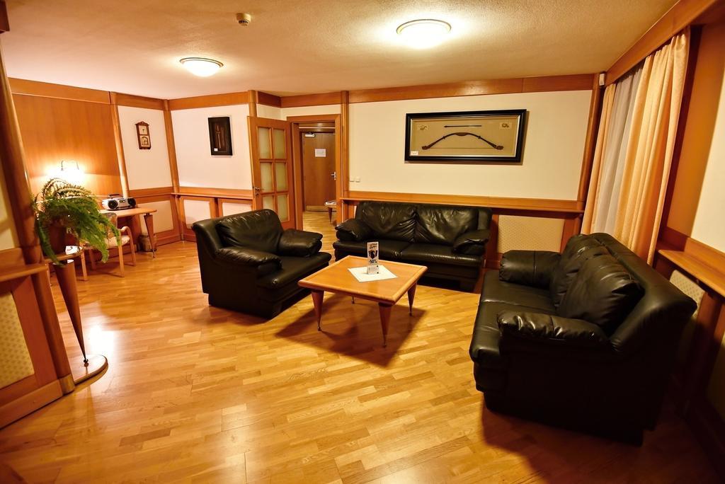 Hotel Prosper Челадна Экстерьер фото