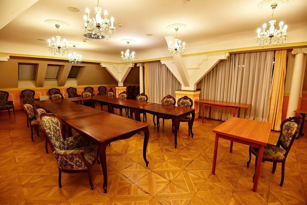 Hotel Prosper Челадна Экстерьер фото