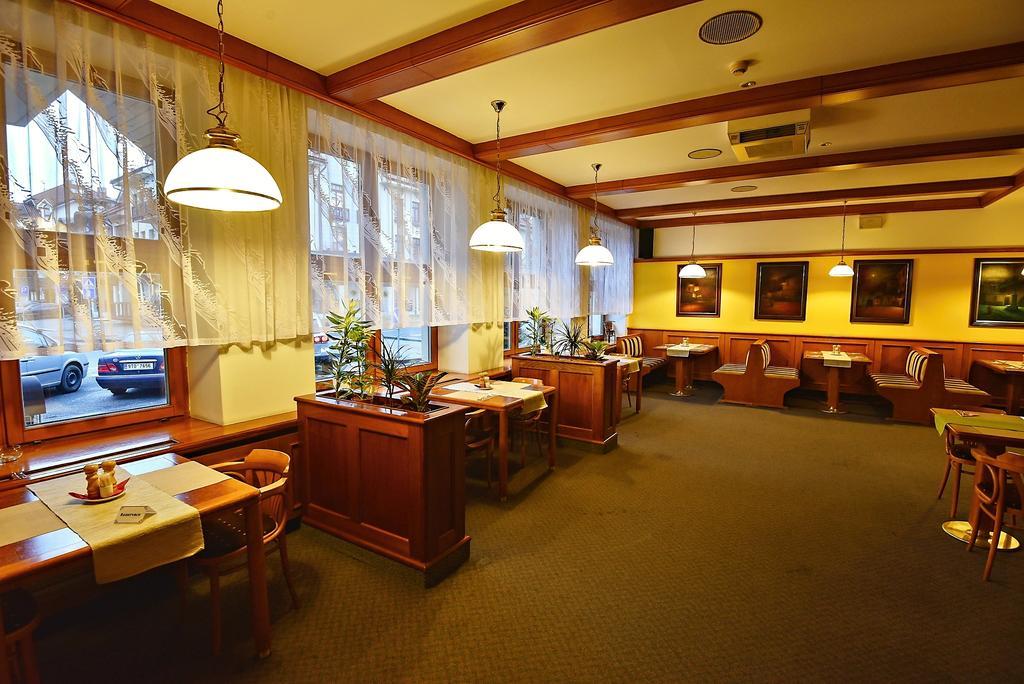 Hotel Prosper Челадна Экстерьер фото