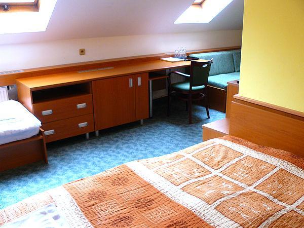 Hotel Prosper Челадна Экстерьер фото